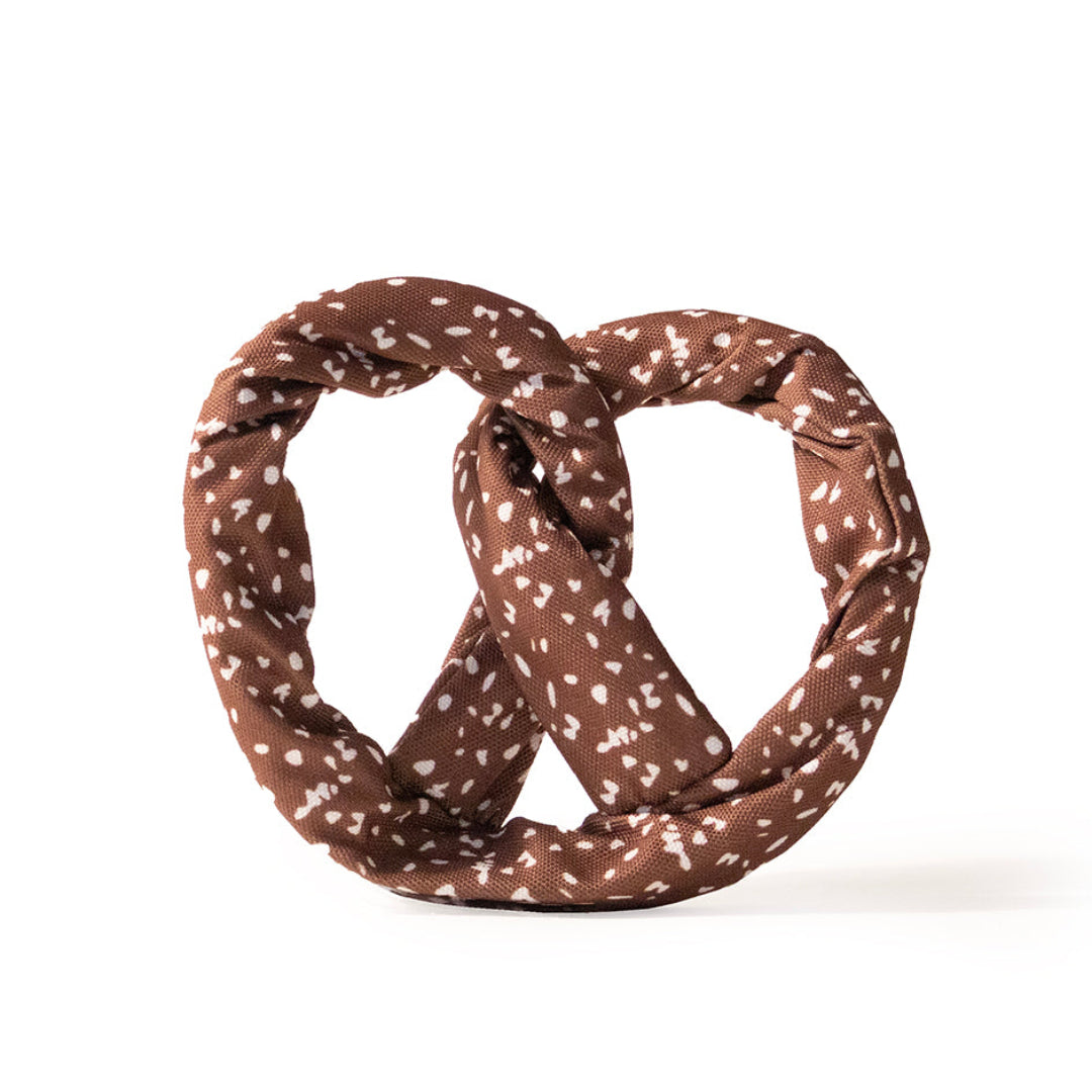 Woof Plays - Knotty Snack